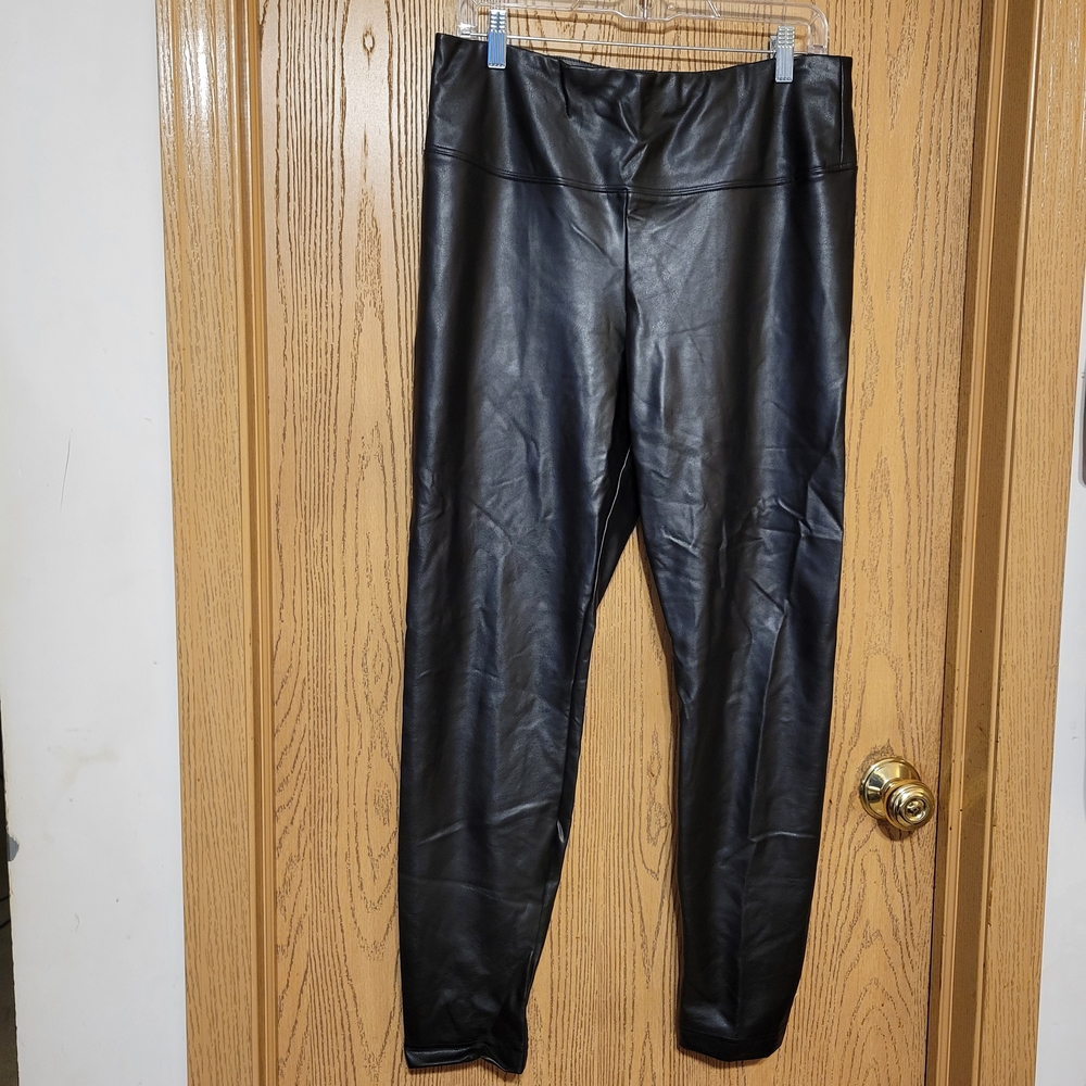 Catherine  Black Faux Leather Pants Size Large